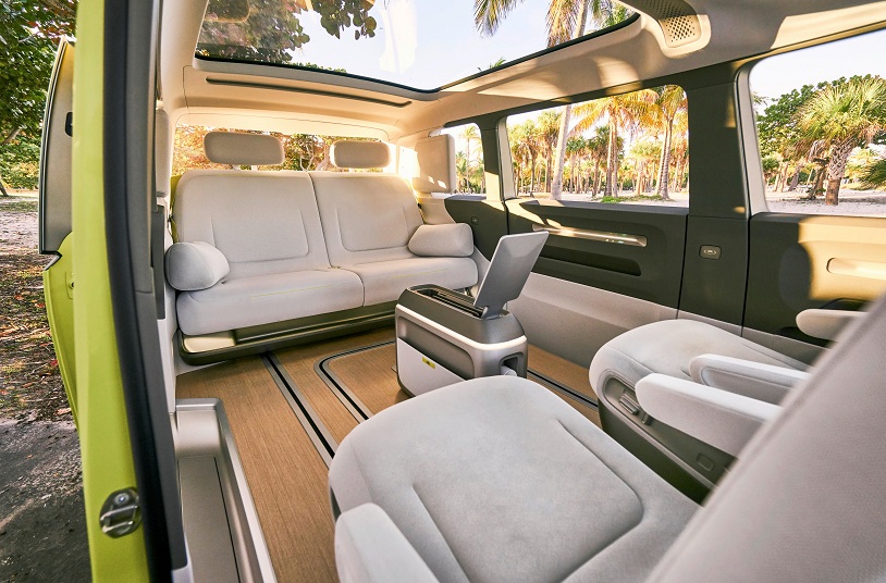 DB2017AU00535_largesm