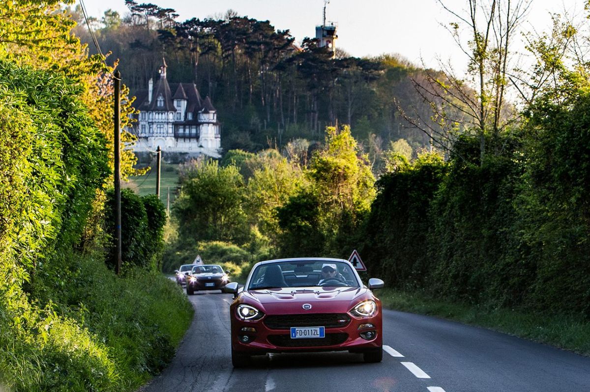 170424_Fiat_124_Spider_sweeps_France_05 (4)