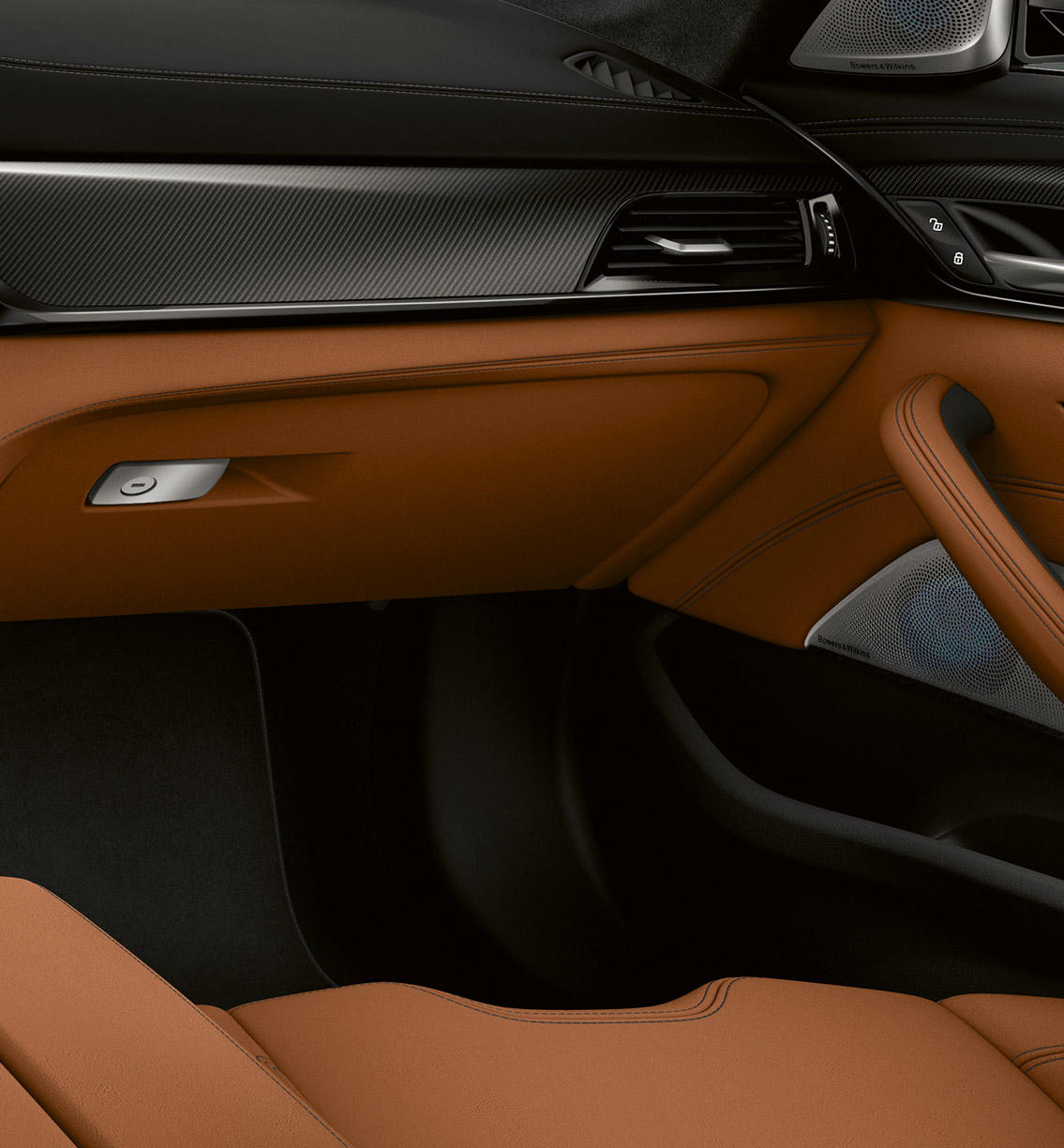 aP90300381_highRes_the-new-bmw-m5-compecroparms